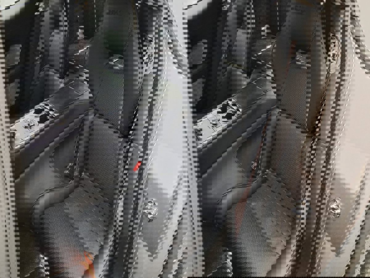 Used 2011 Aston Martin Rapide image 23