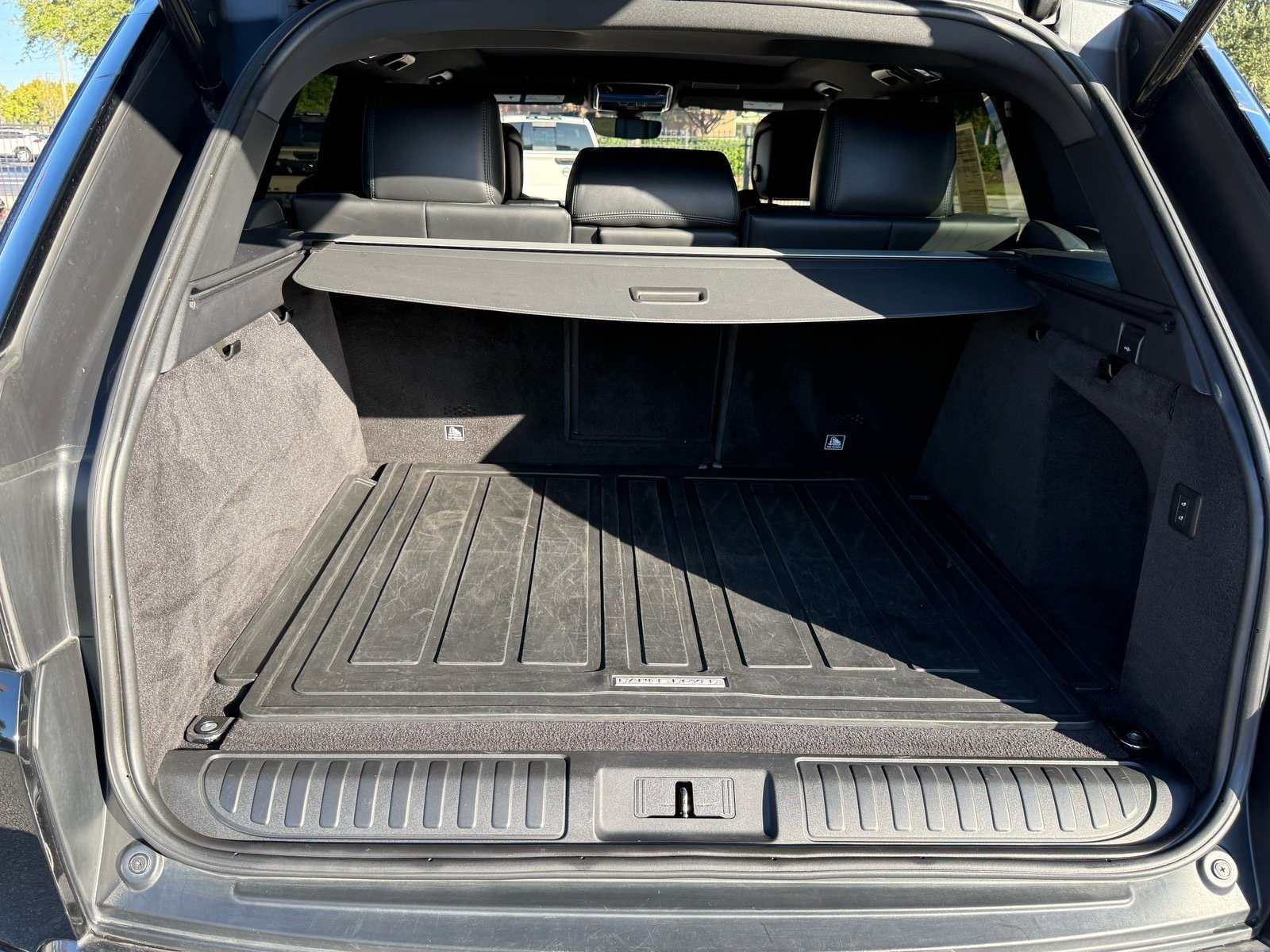 Used 2020 Land Rover Range Rover Sport HSE image 16