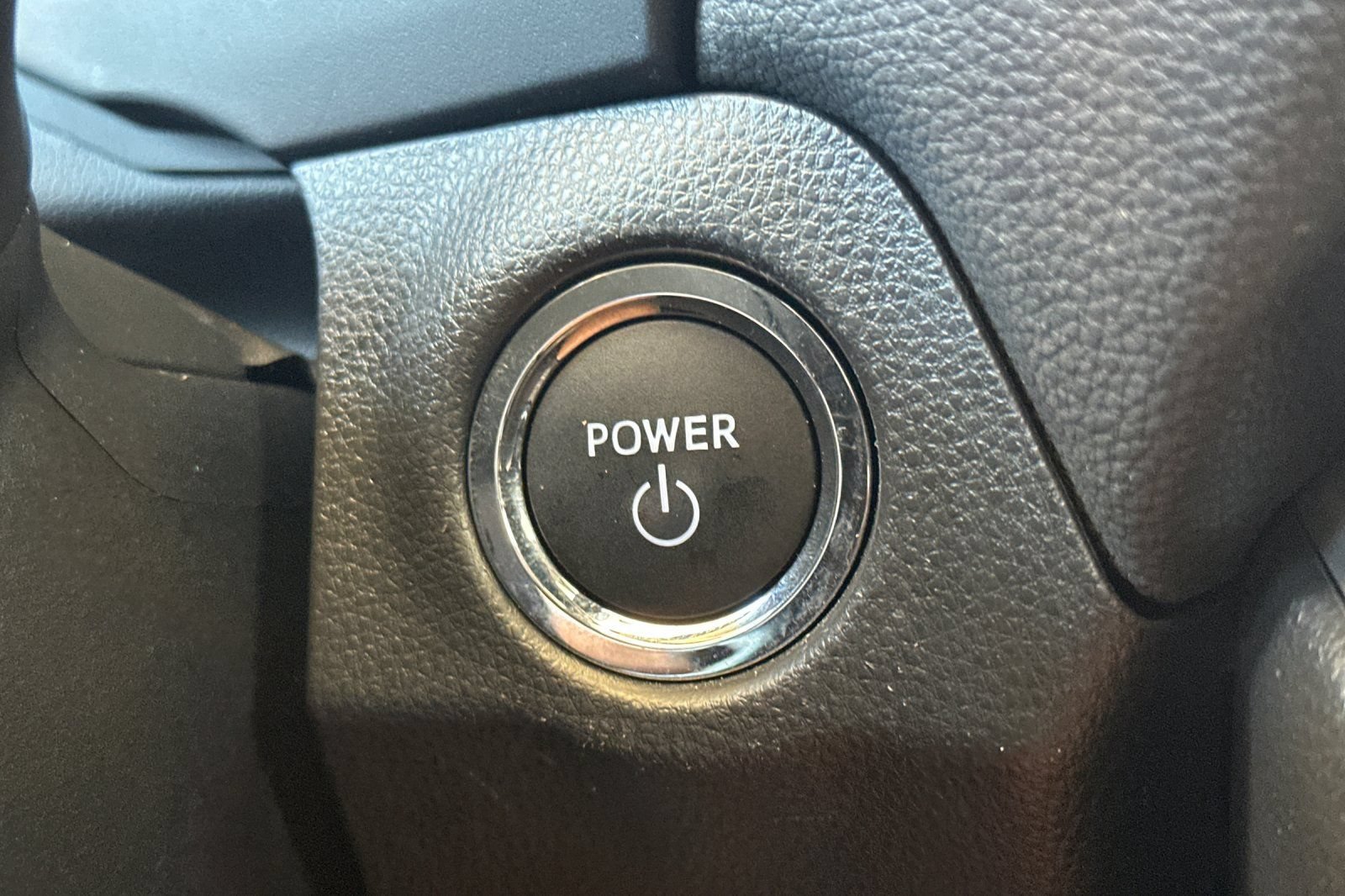 Used 2025 Toyota RAV4 XLE AWD/4WD image 25