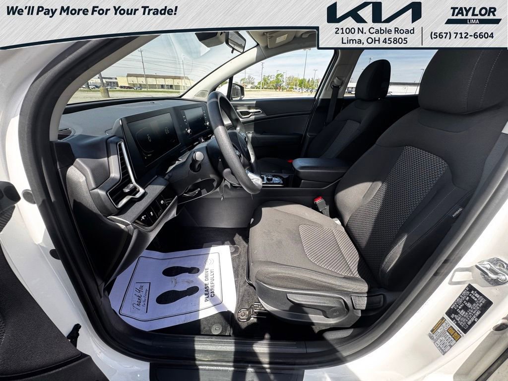 Used 2024 Kia Sportage LX image 9
