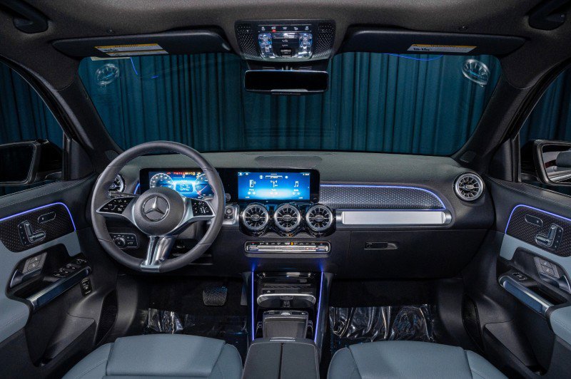 New 2026 Mercedes-Benz GLB 250 4MATIC image 14