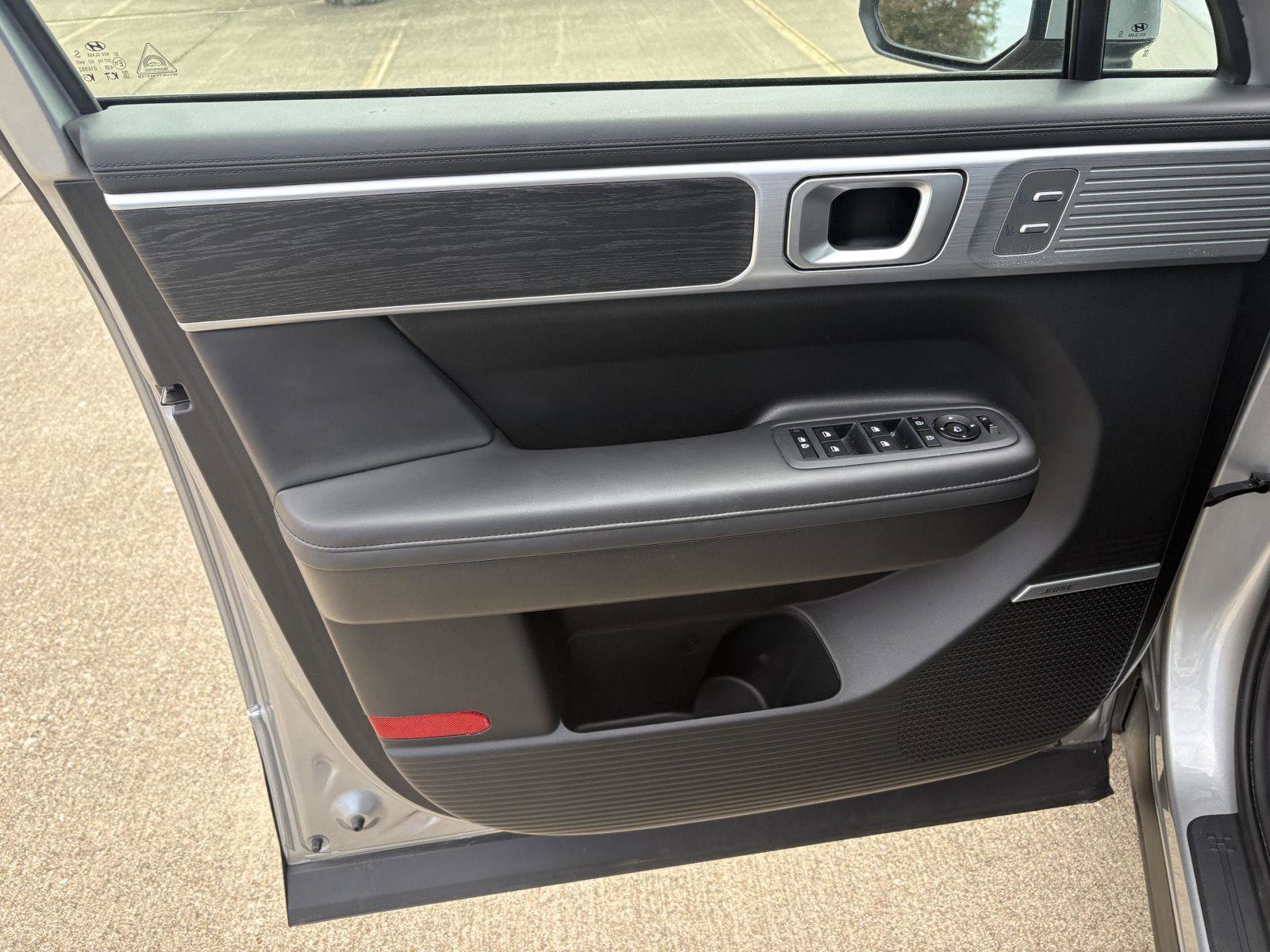 Used 2024 Hyundai Santa Fe Limited AWD/4WD image 3