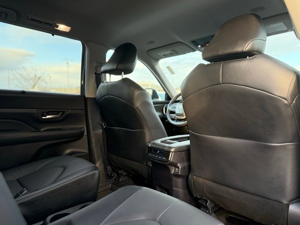 Used 2024 Toyota Grand Highlander XLE image 19