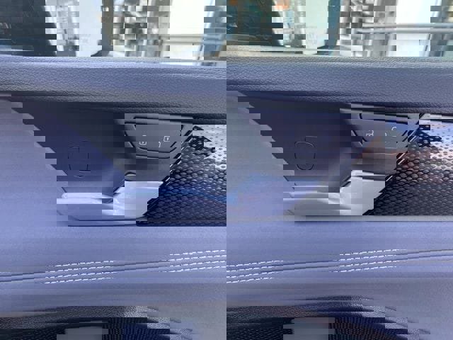 New 2025 Volkswagen Tiguan SE image 46