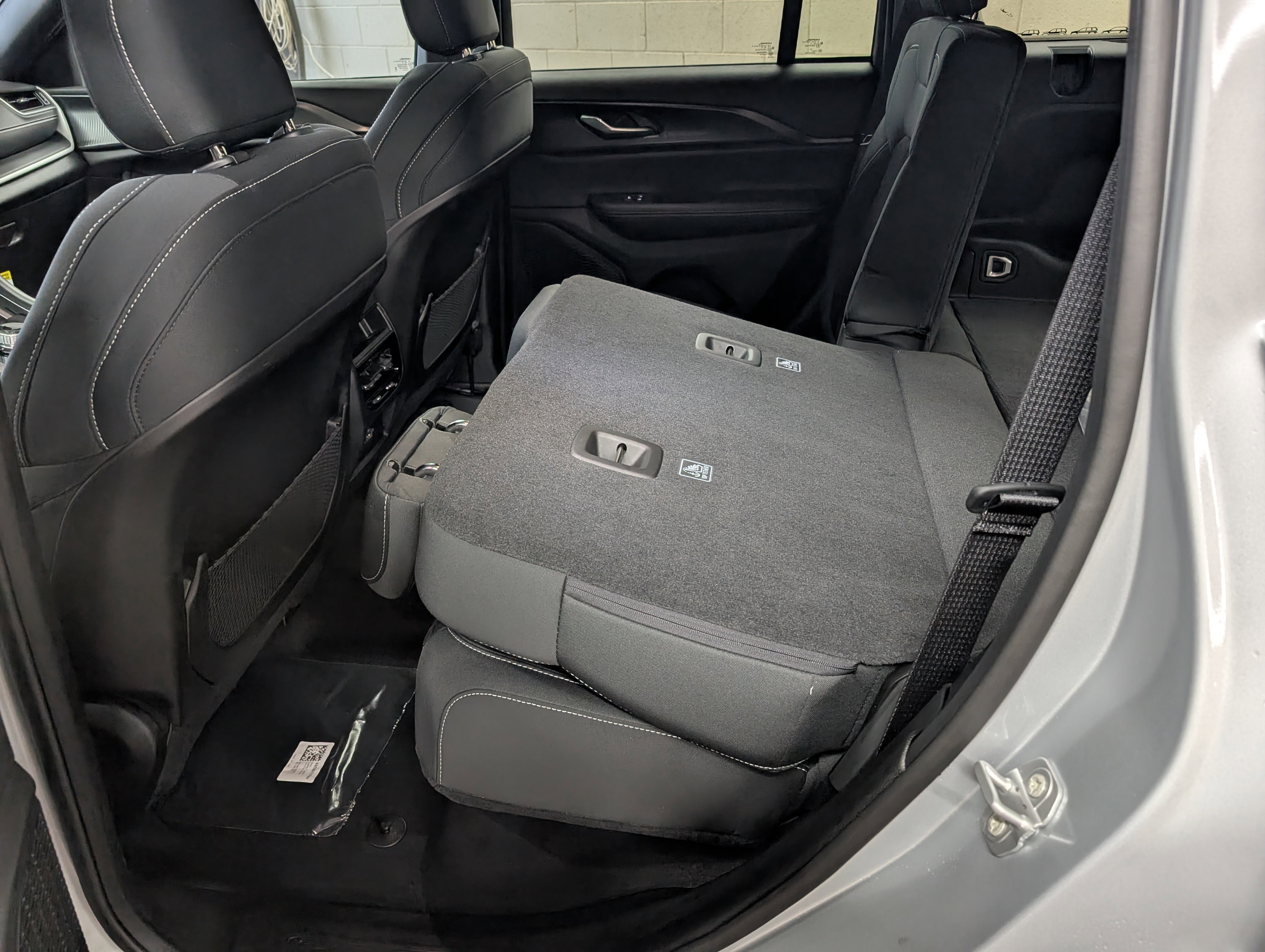 New 2025 Jeep Grand Cherokee Laredo X w/ Trailer Tow Package image 9