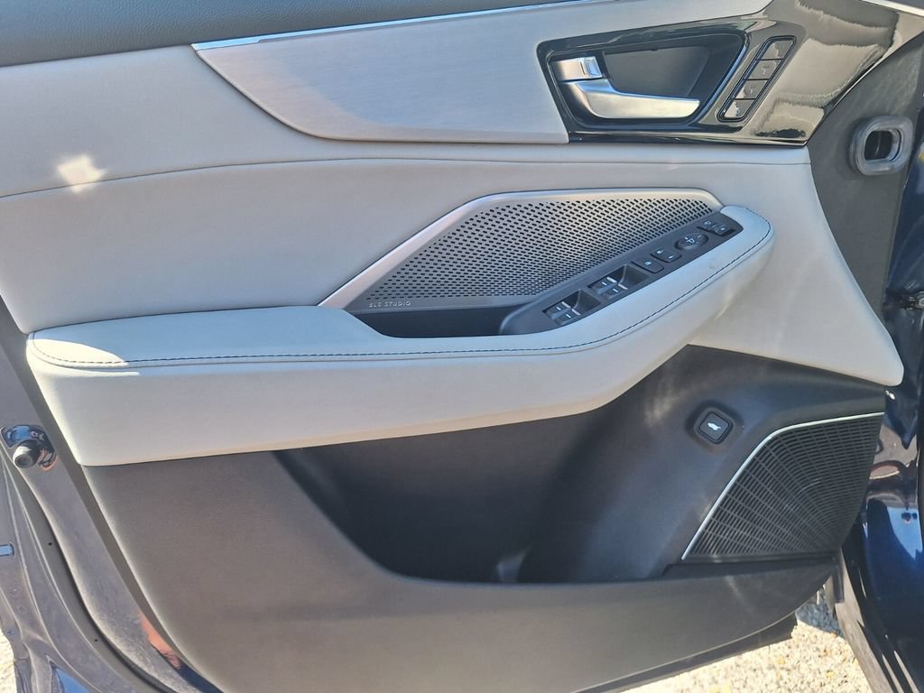 Used 2023 Acura MDX w/ Technology Package AWD/4WD image 36