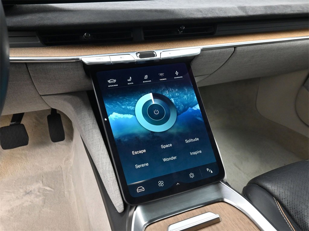 Used 2022 Lucid Air Grand Touring image 8