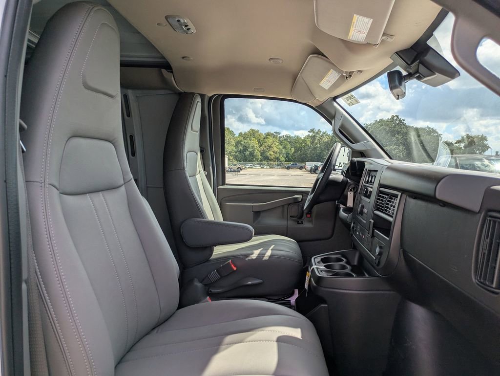 New 2025 Chevrolet Express 2500 w/ Communications Package image 30
