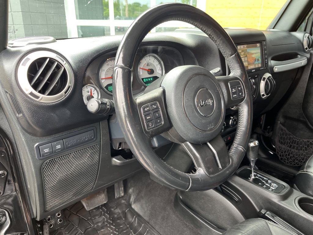 Used 2018 Jeep Wrangler Unlimited Rubicon w/ Cold Weather Group AWD/4WD image 2