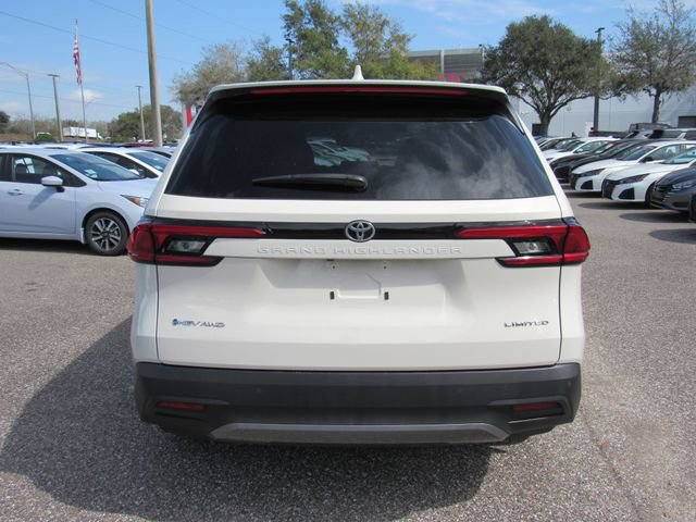 Used 2024 Toyota Grand Highlander AWD Hybrid image 4