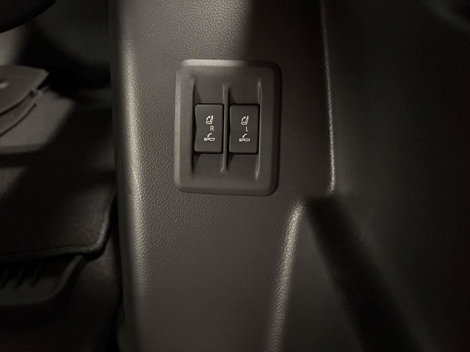 Used 2026 Lexus GX 550 w/ Cold Area Package AWD/4WD image 37