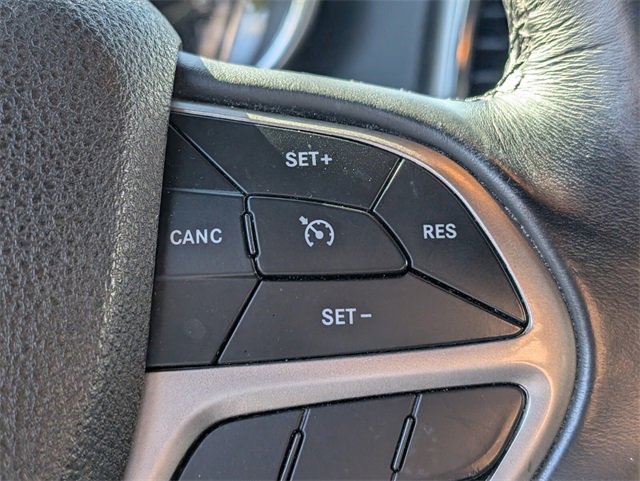 Used 2018 Jeep Grand Cherokee Laredo image 23