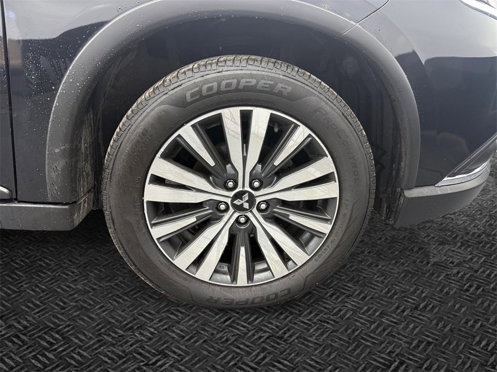 Used 2020 Mitsubishi Outlander ES image 11