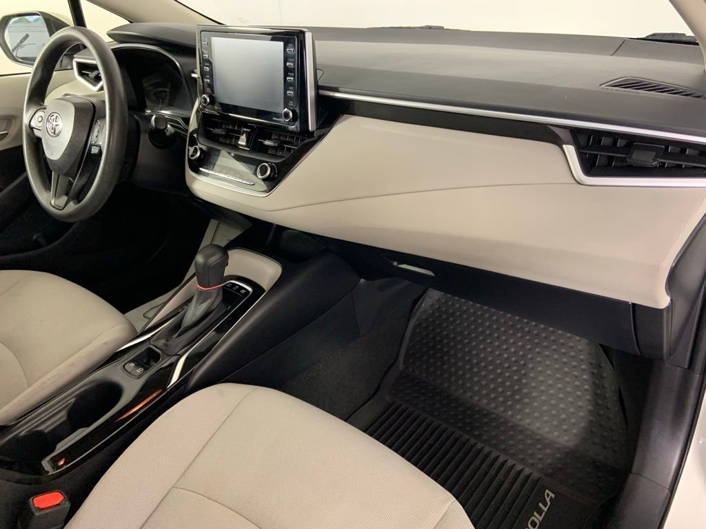 Used 2021 Toyota Corolla LE image 25