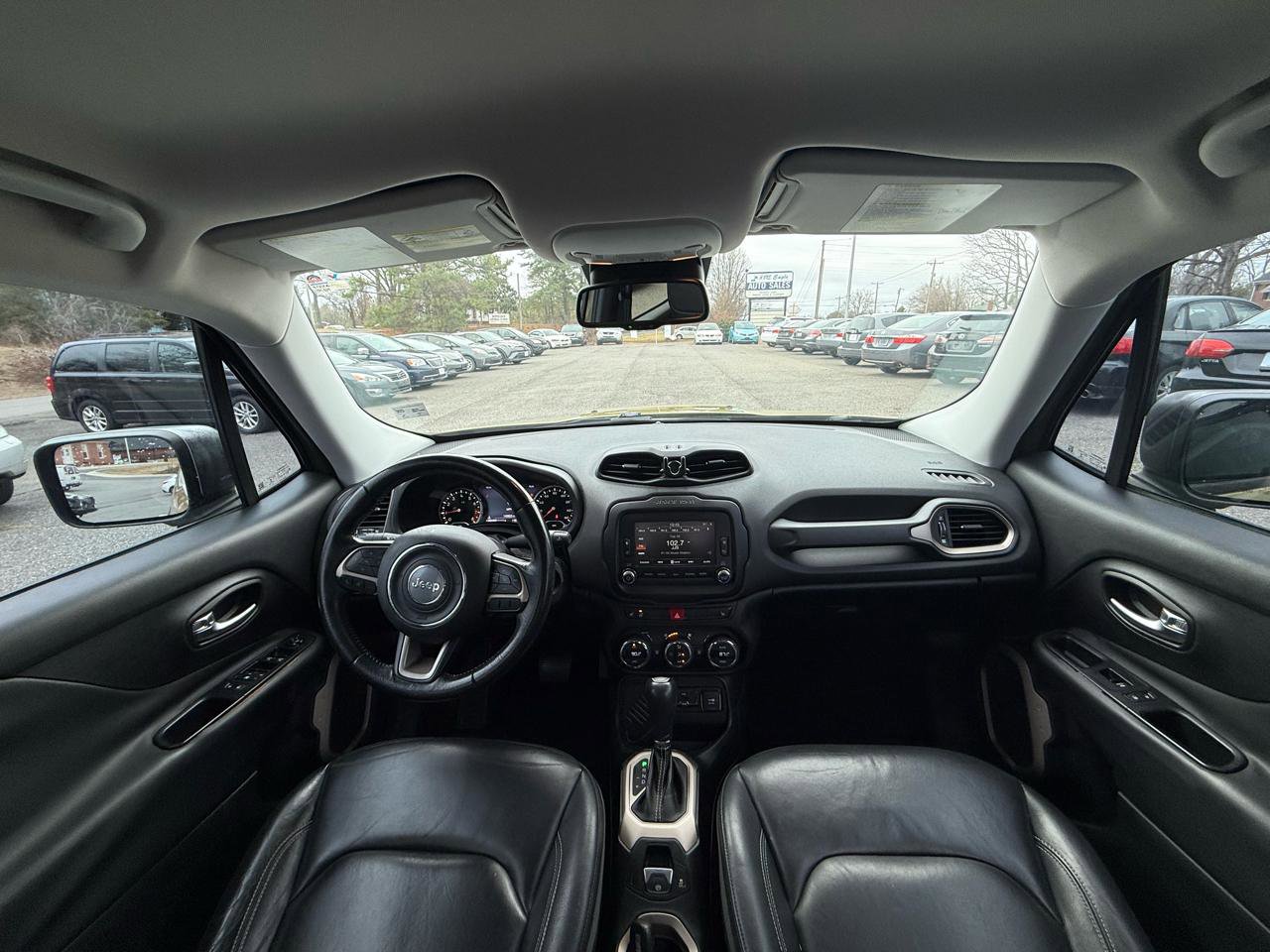 Used 2015 Jeep Renegade Limited FWD image 26