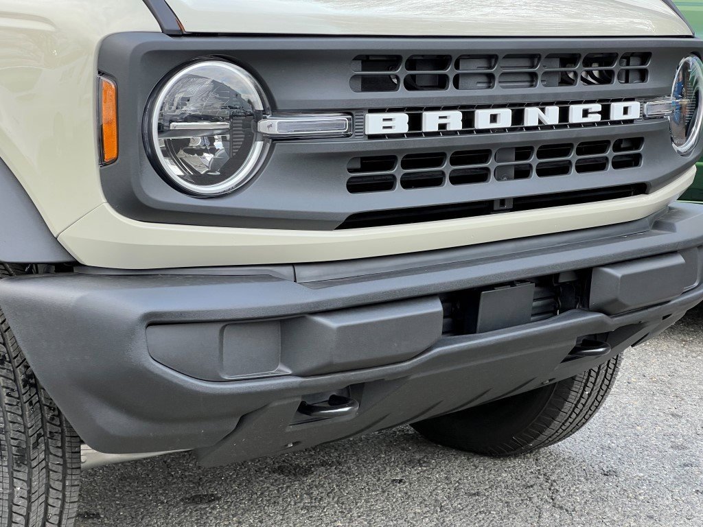New 2025 Ford Bronco 4-Door image 2