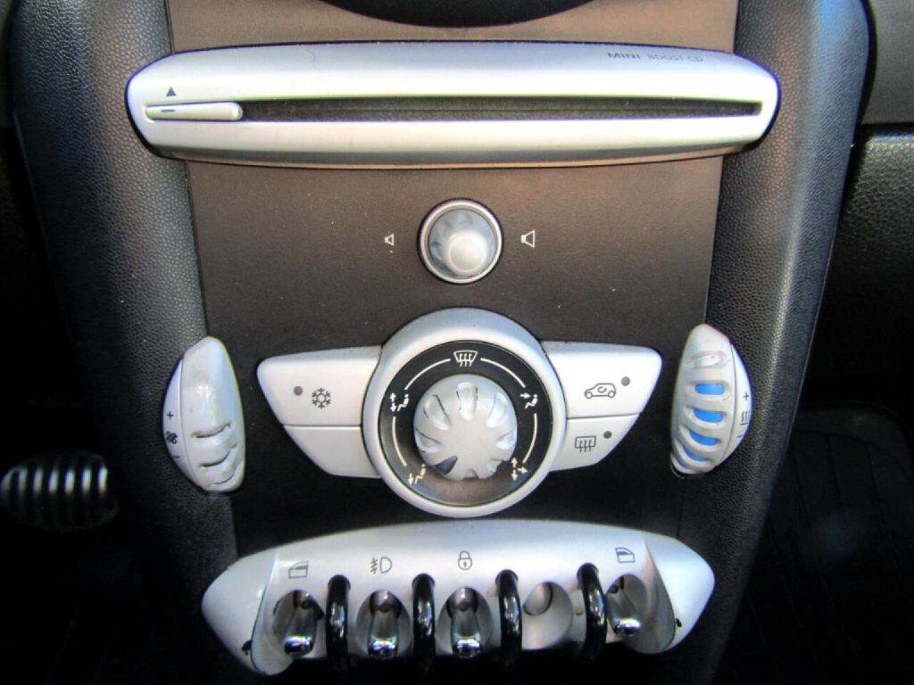 Used 2010 MINI Cooper S image 23