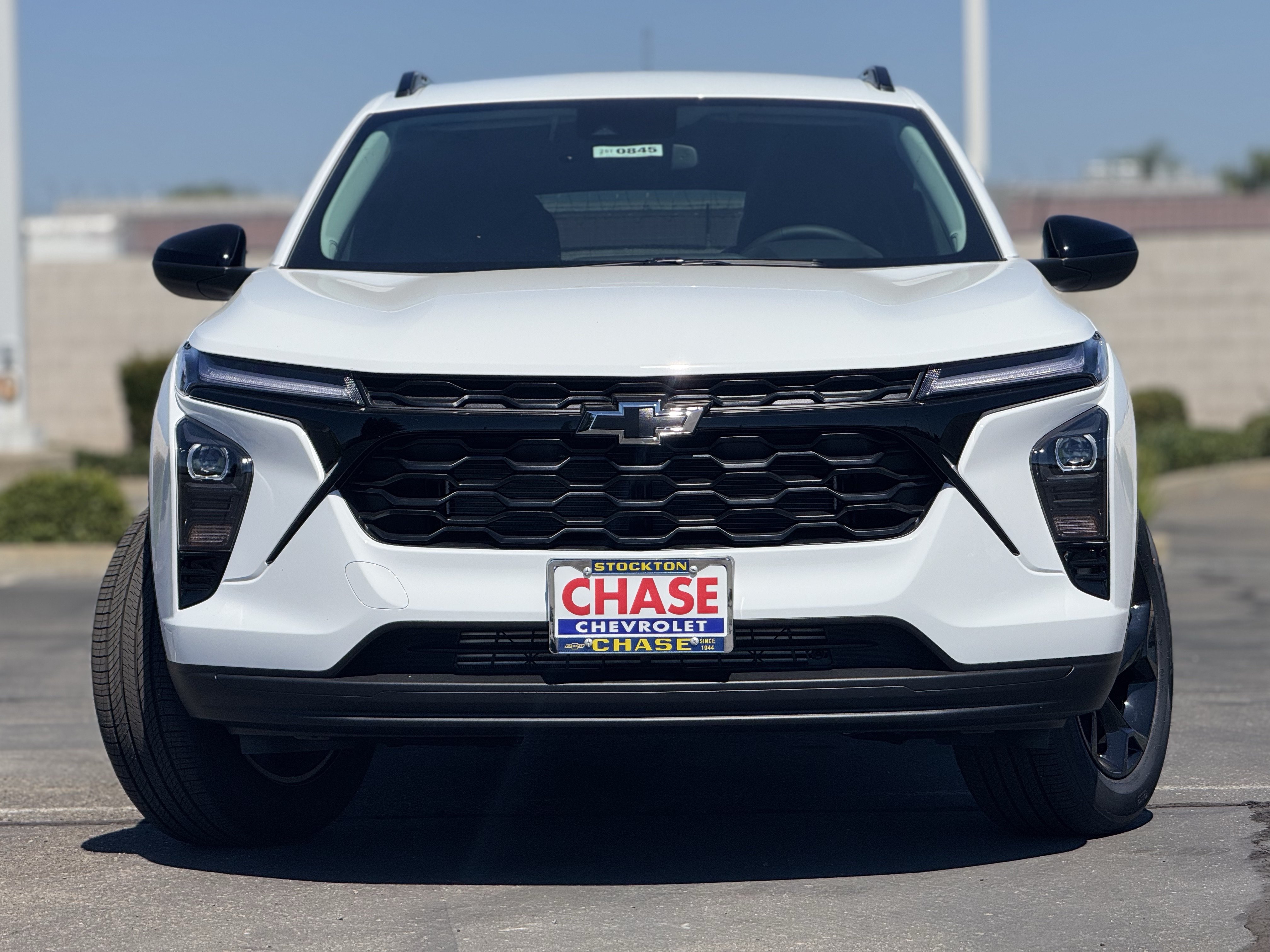 New 2026 Chevrolet Trax LT w/ Midnight Edition FWD image 2