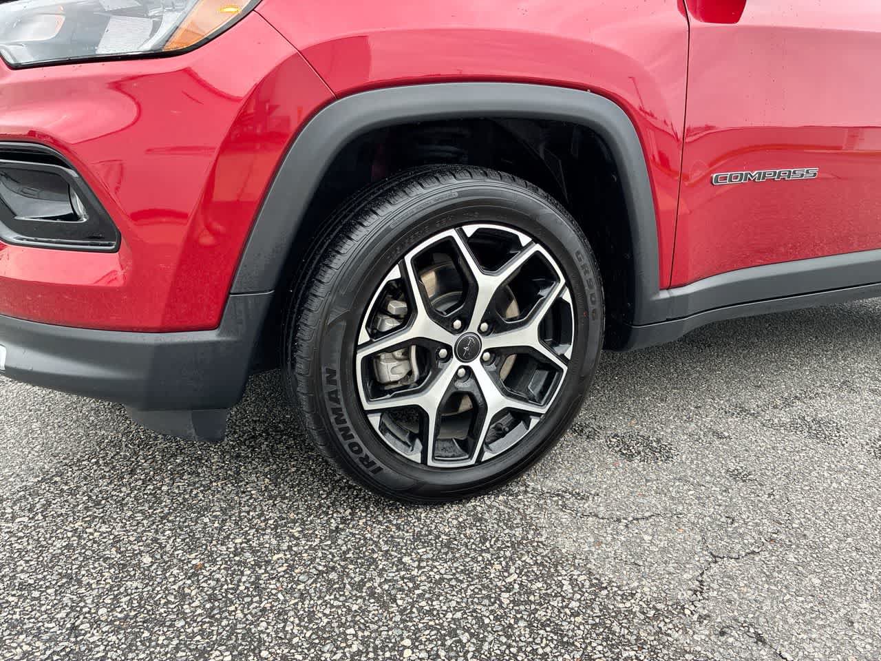 Used 2025 Jeep Compass Limited AWD/4WD image 31