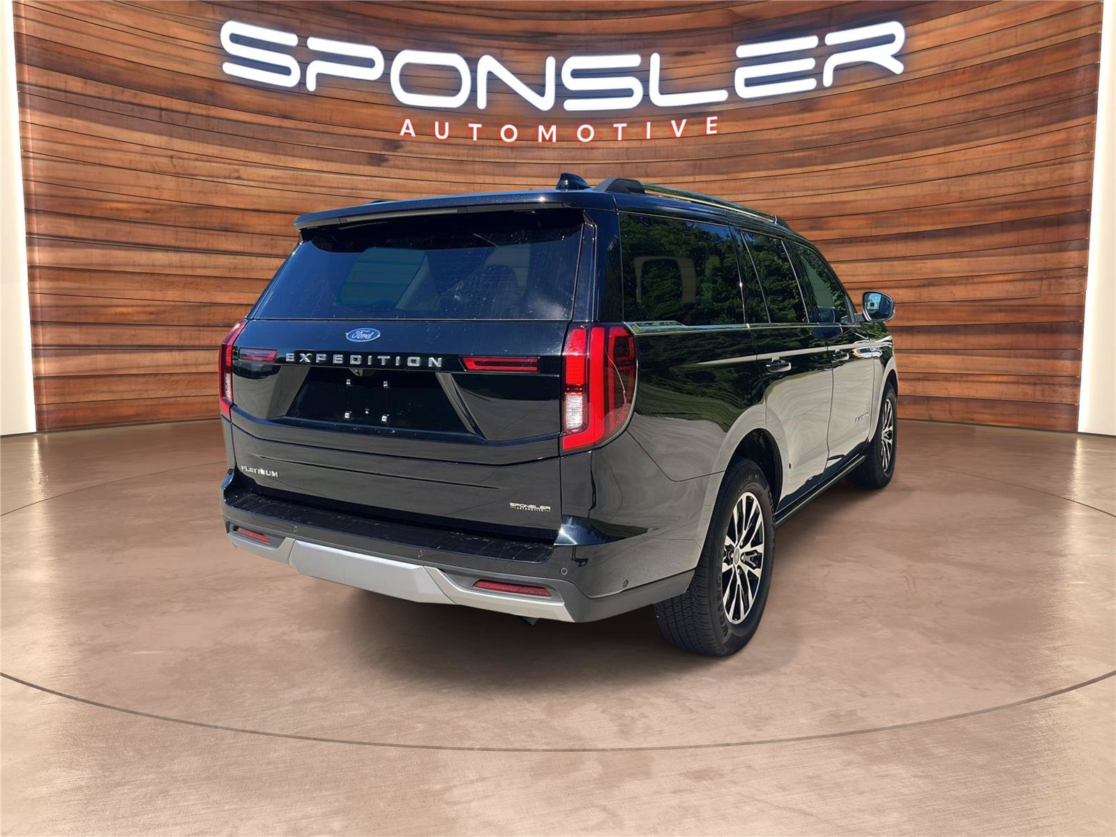 Used 2025 Ford Expedition Platinum AWD/4WD image 6