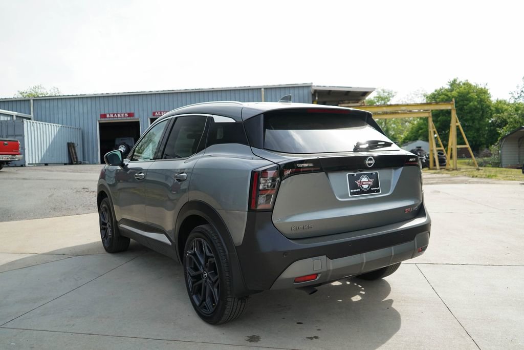Used 2025 Nissan Kicks SR w/ SR Premium Package image 4