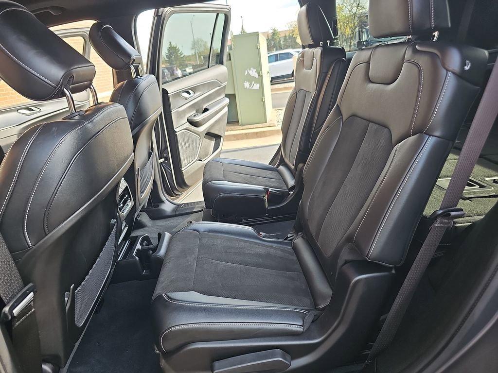 Certified 2023 Jeep Grand Cherokee L Laredo AWD/4WD image 16