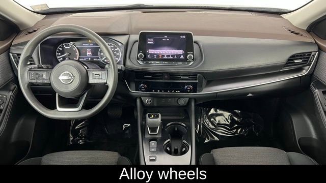 Used 2023 Nissan Rogue SV image 14