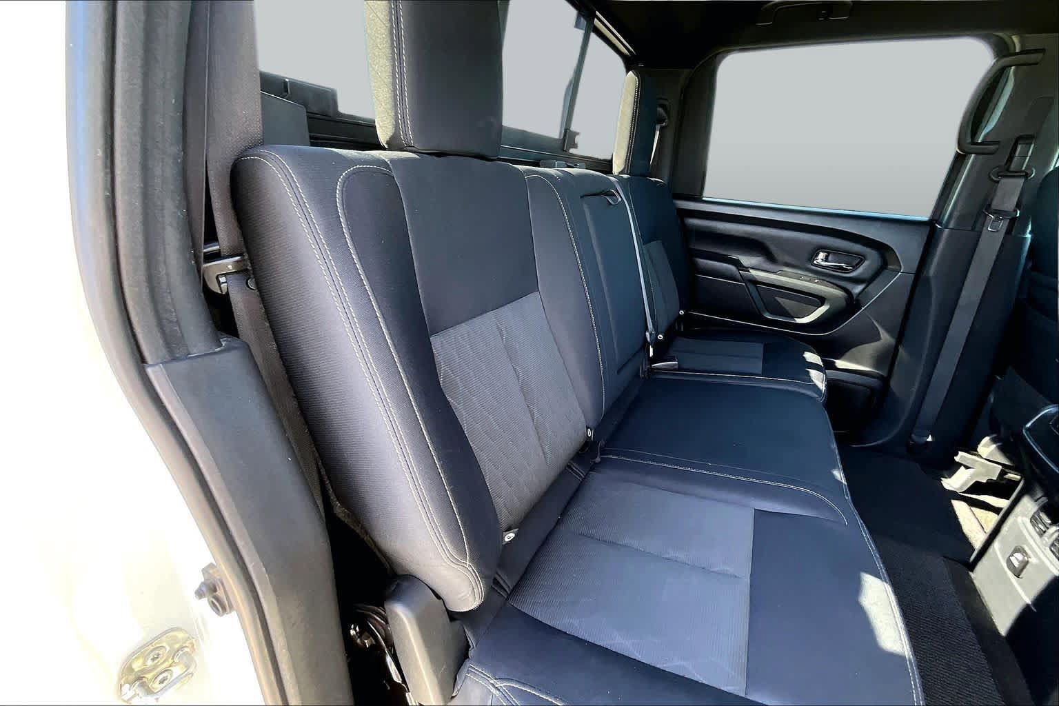 Used 2018 Nissan Titan SV w/ SV Convenience Package RWD image 20