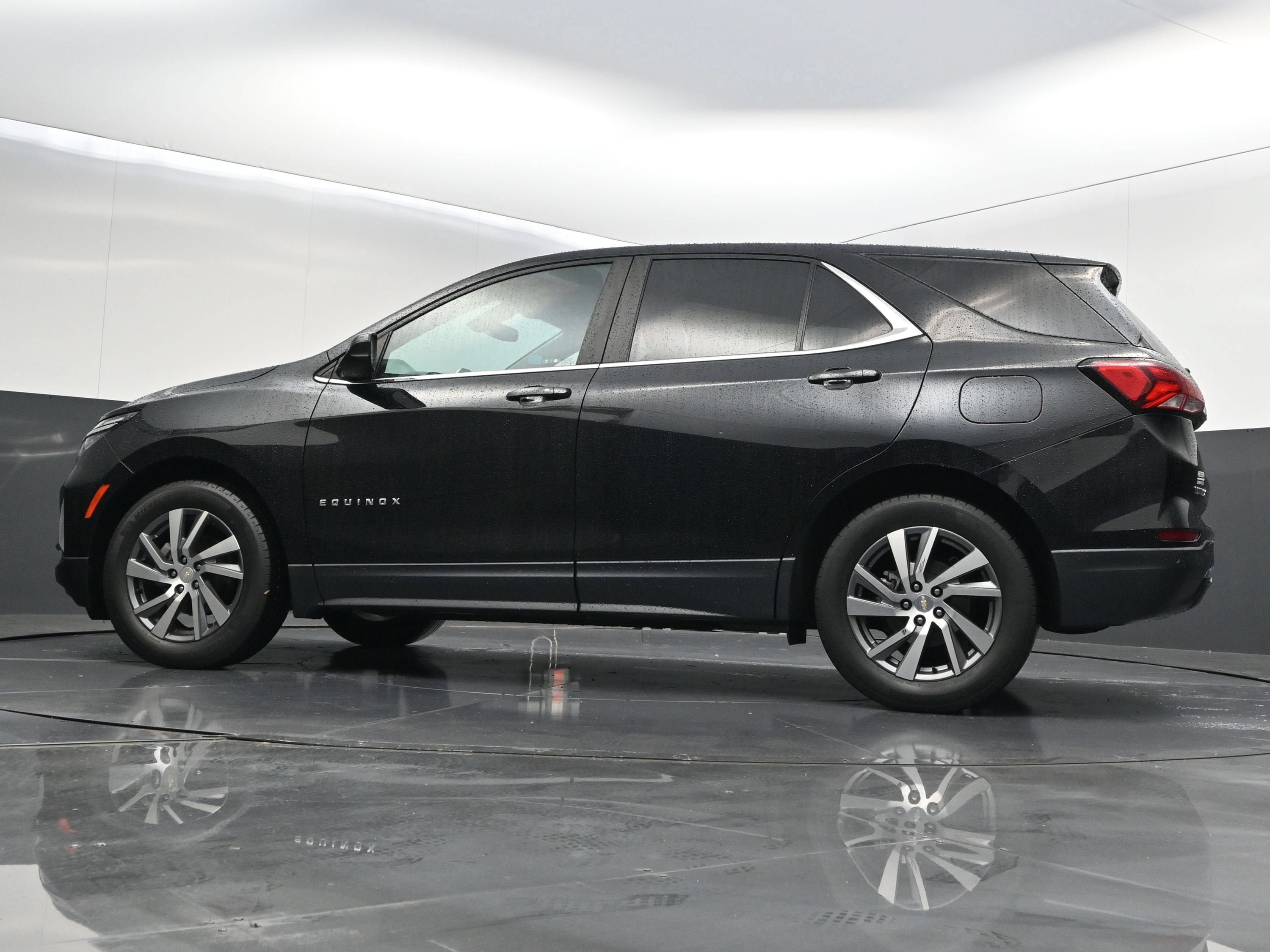 Used 2022 Chevrolet Equinox LT FWD image 42