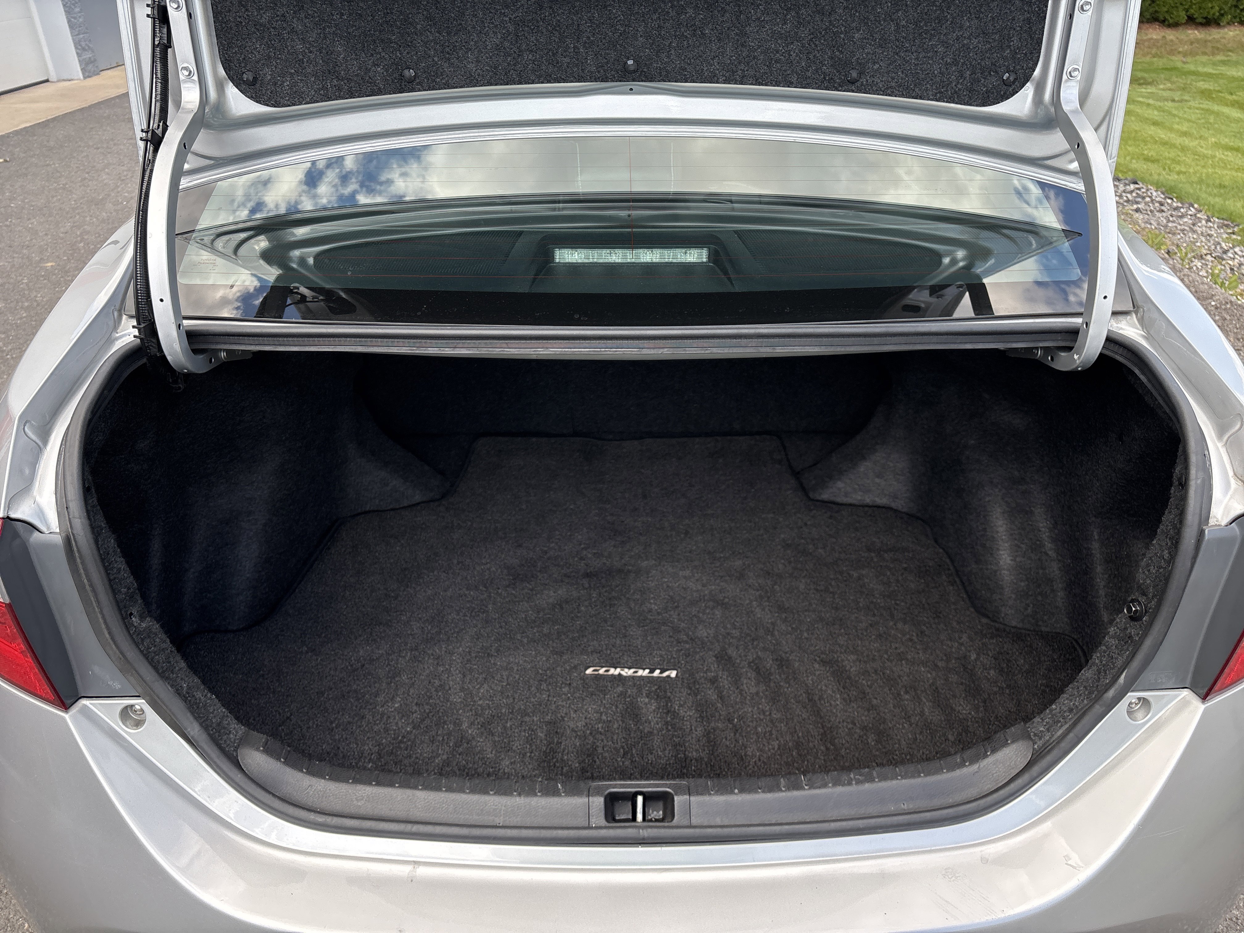 Used 2015 Toyota Corolla LE Premium FWD image 5