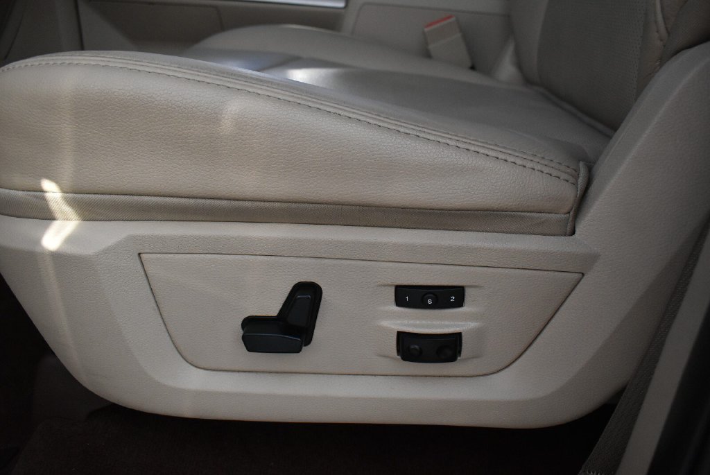 Used 2015 RAM 1500 Laramie w/ Convenience Group AWD/4WD image 18