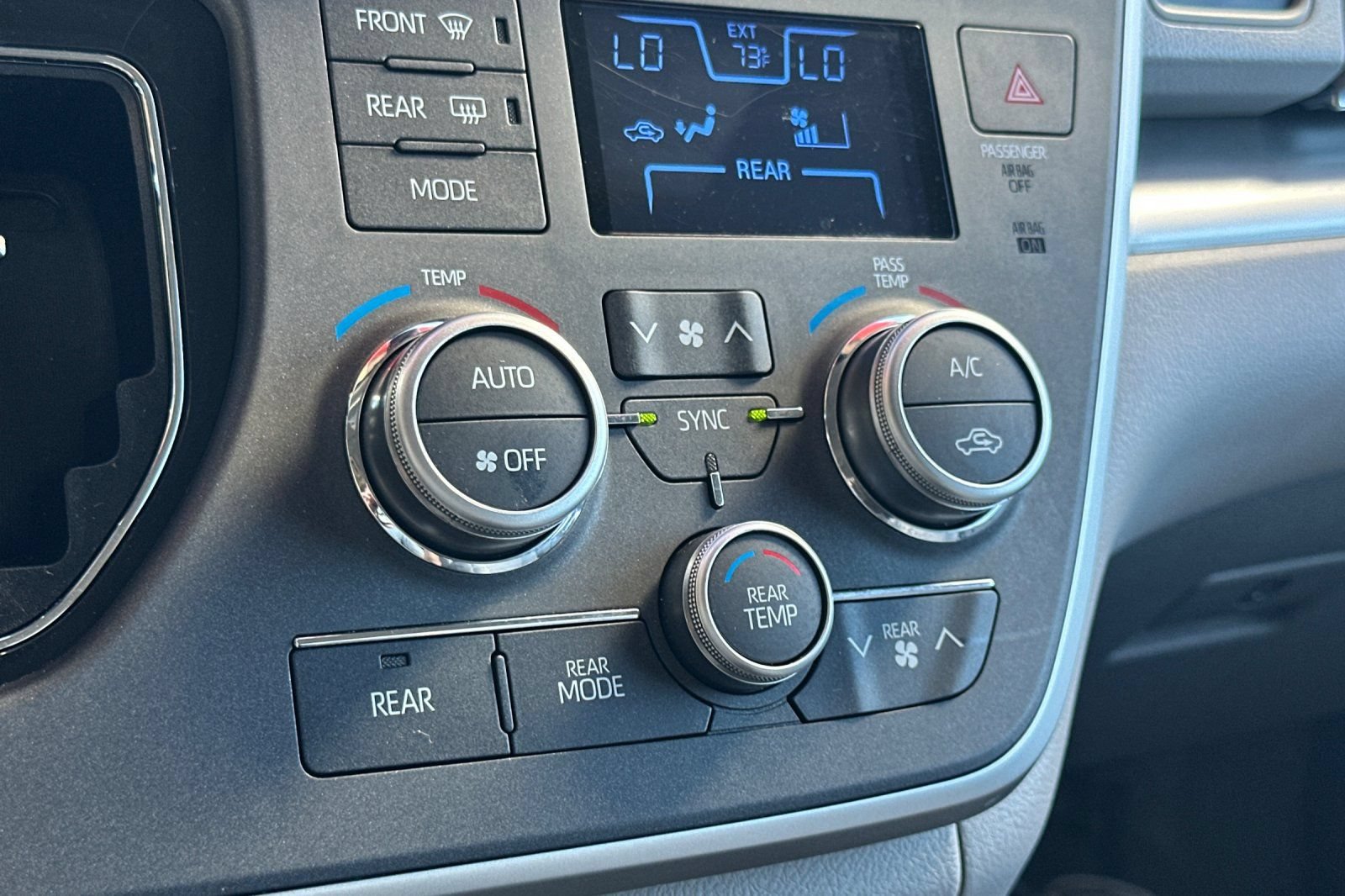 Used 2020 Toyota Sienna LE FWD image 23