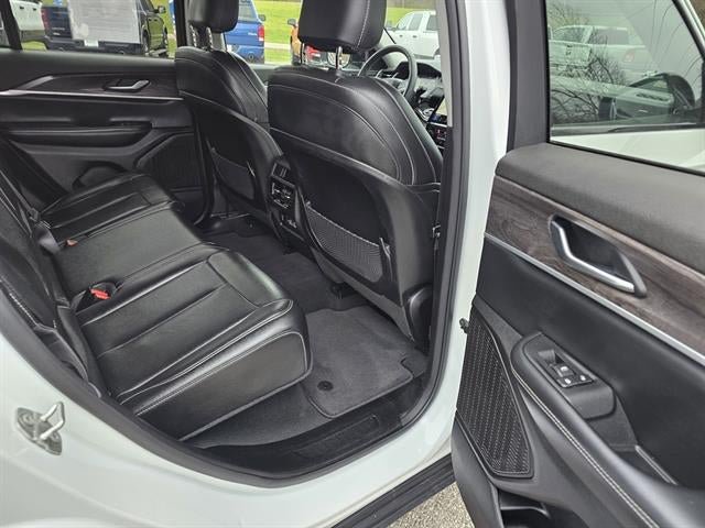 Used 2024 Jeep Grand Cherokee Limited AWD/4WD image 24