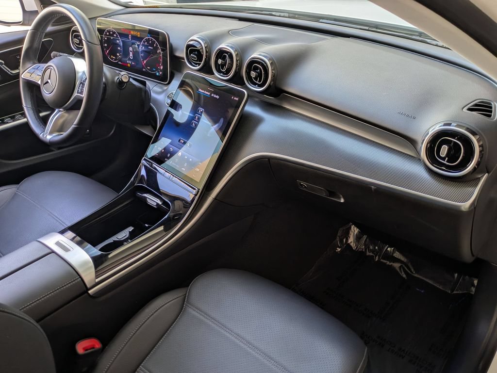 Used 2025 Mercedes-Benz C 300 Sedan image 29