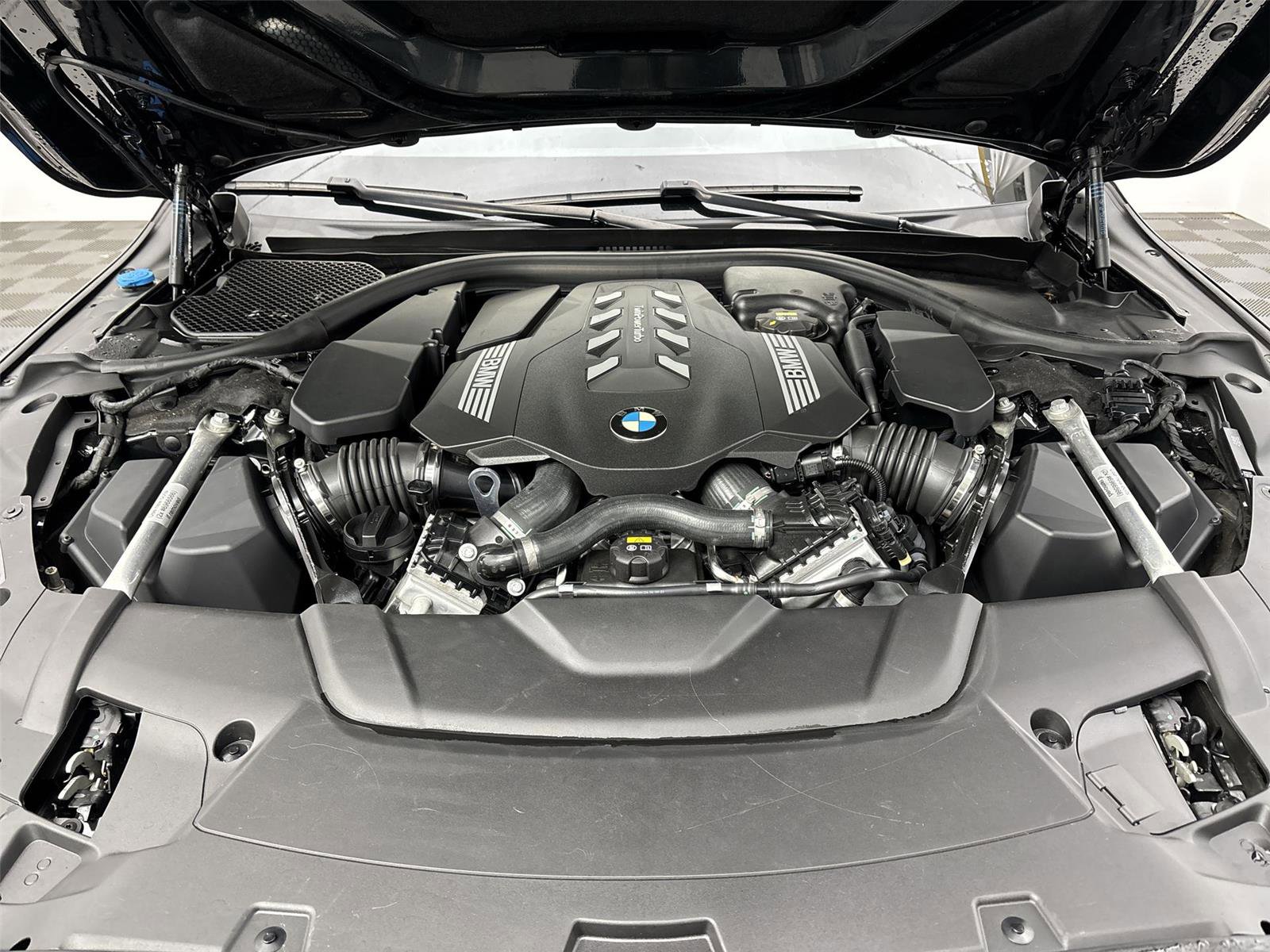 Used 2020 BMW 750i xDrive w/ Executive Package image 20