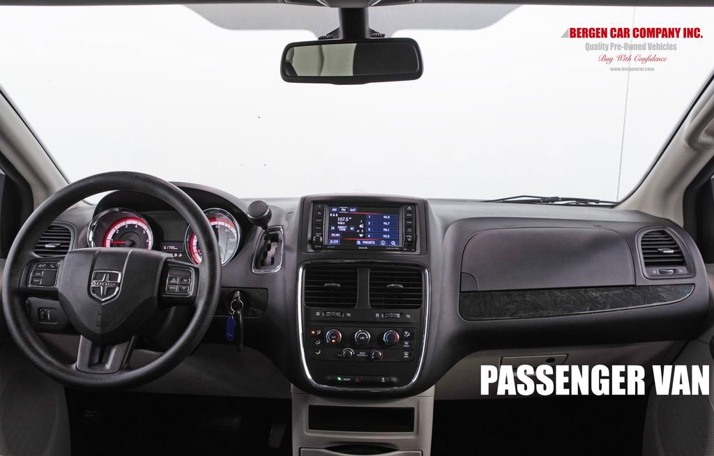 Used 2018 Dodge Grand Caravan SE w/ UConnect Hands-Free Group FWD image 22