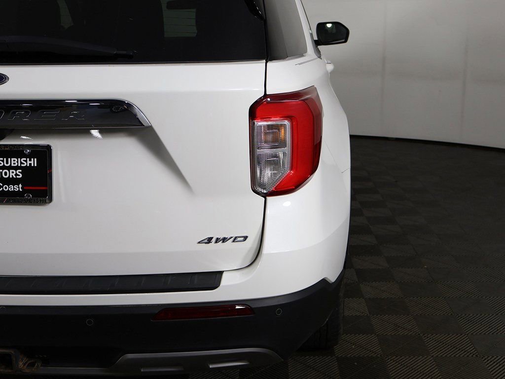 Used 2022 Ford Explorer XLT w/ Equipment Group 202A image 17