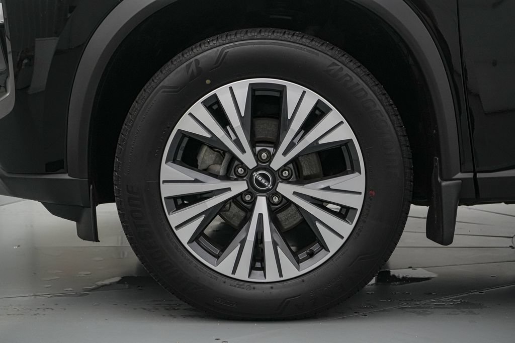 Used 2023 Nissan Rogue SV AWD/4WD image 10