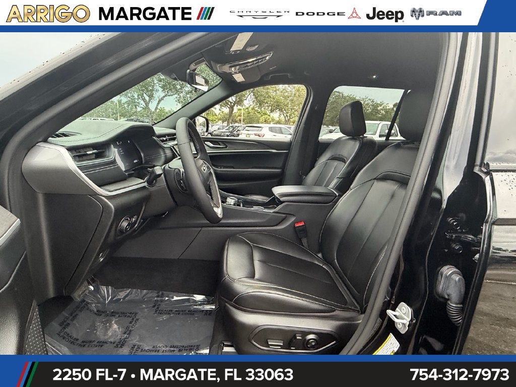 Certified 2025 Jeep Grand Cherokee Limited RWD image 9