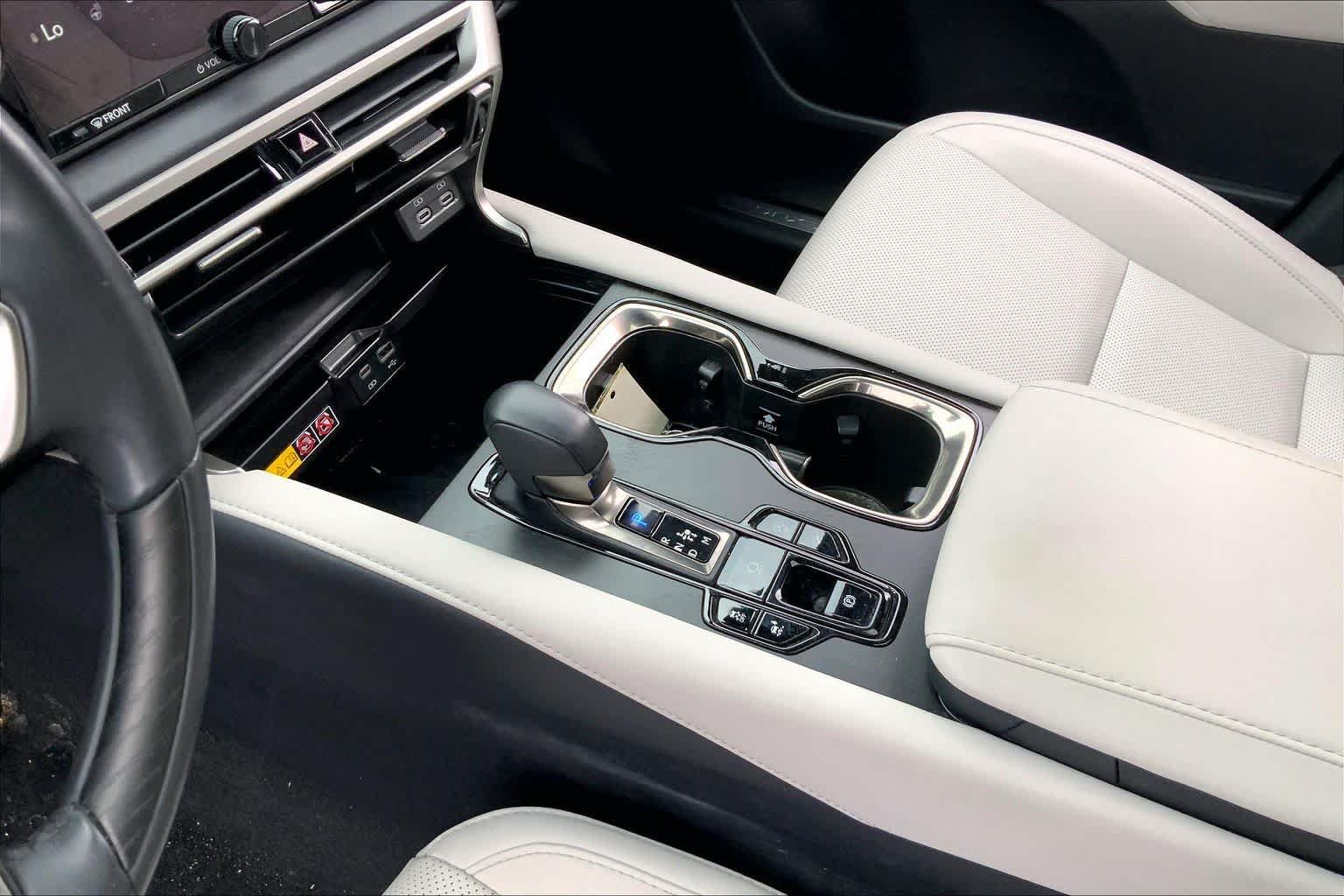 Used 2024 Lexus RX 350 Premium w/ Cold Area Package AWD/4WD image 17
