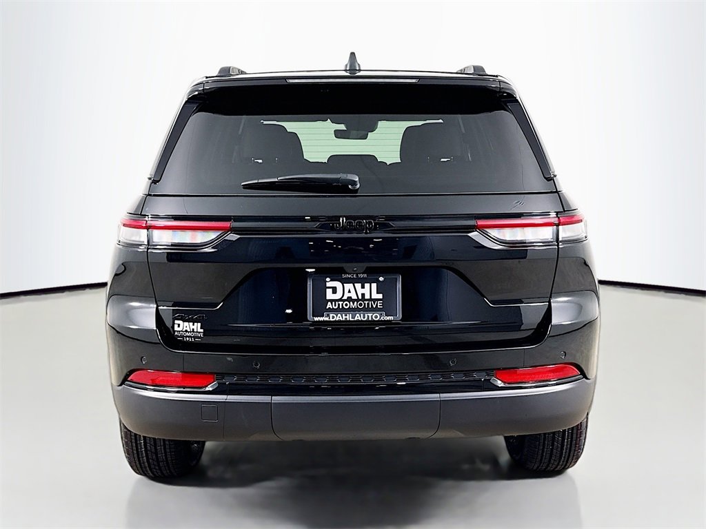 New 2025 Jeep Grand Cherokee Altitude image 6