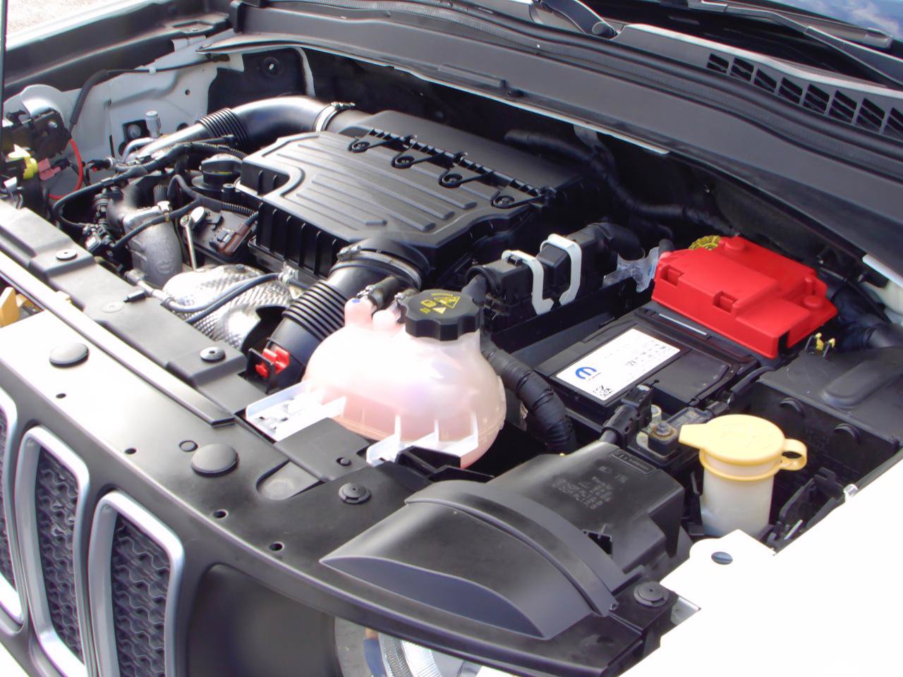 Used 2022 Jeep Renegade Latitude AWD/4WD image 28