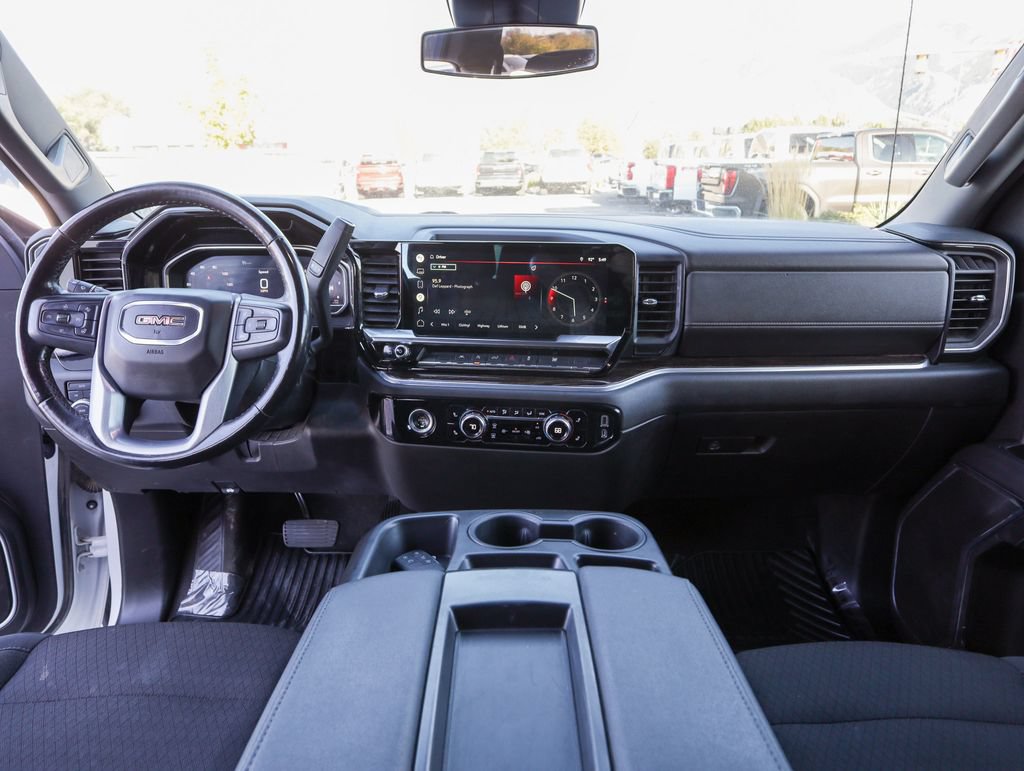 Used 2022 GMC Sierra 1500 SLE AWD/4WD image 17