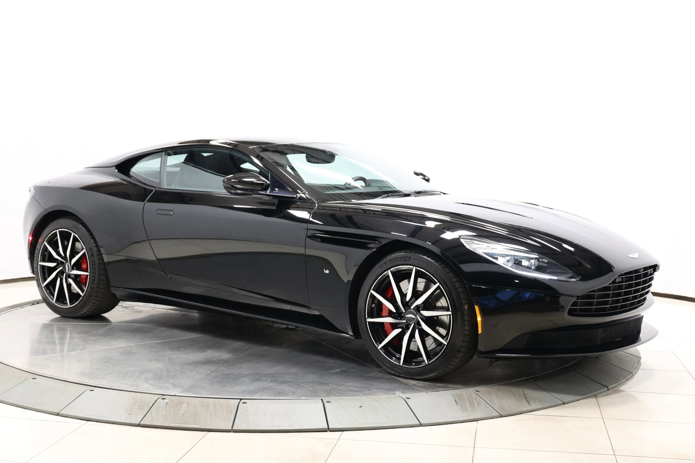 Used 2018 Aston Martin DB11 V12 image 80