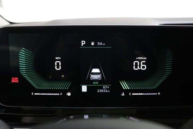 Used 2025 Kia Carnival image 23