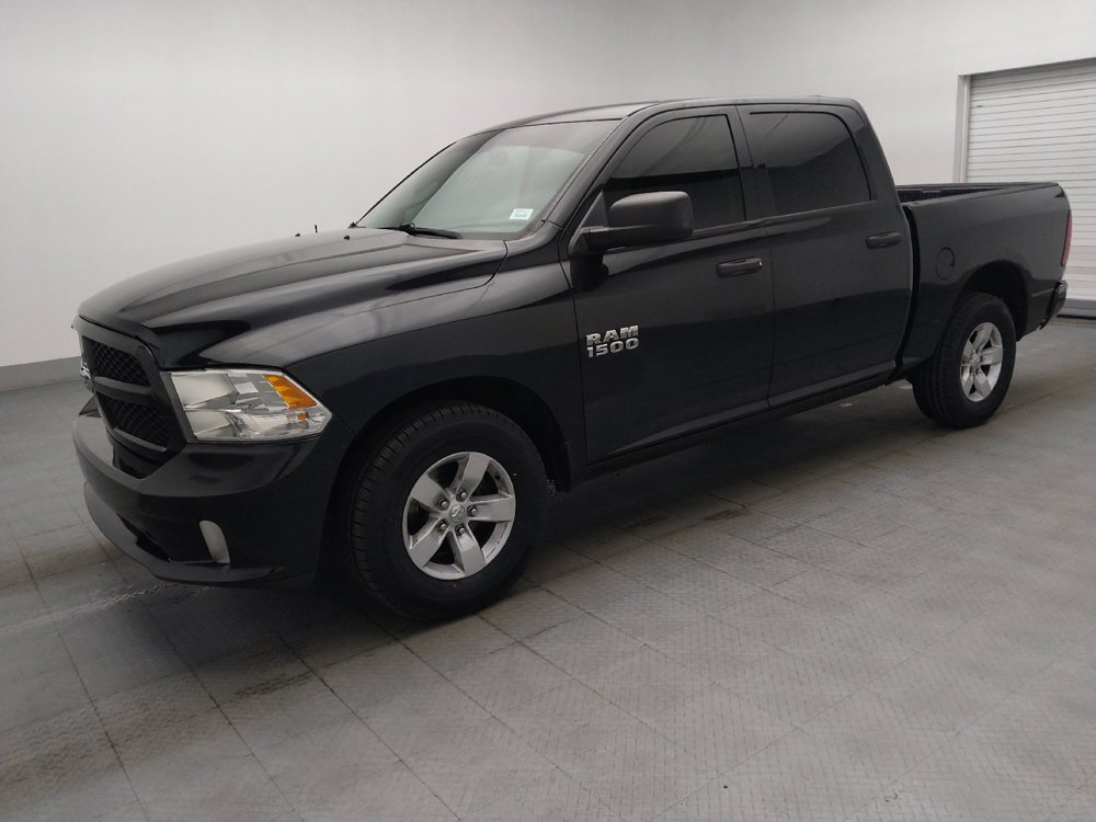 Used 2017 RAM 1500 Express RWD image 2