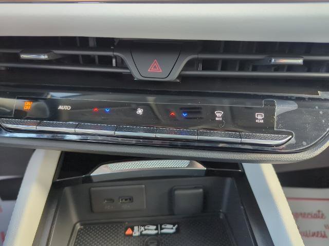 New 2025 Buick Envision Avenir image 24