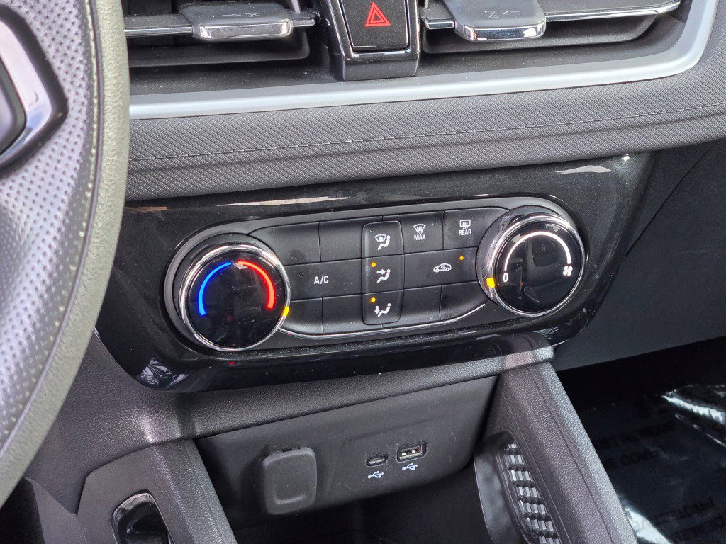 Used 2025 Chevrolet TrailBlazer LT image 24