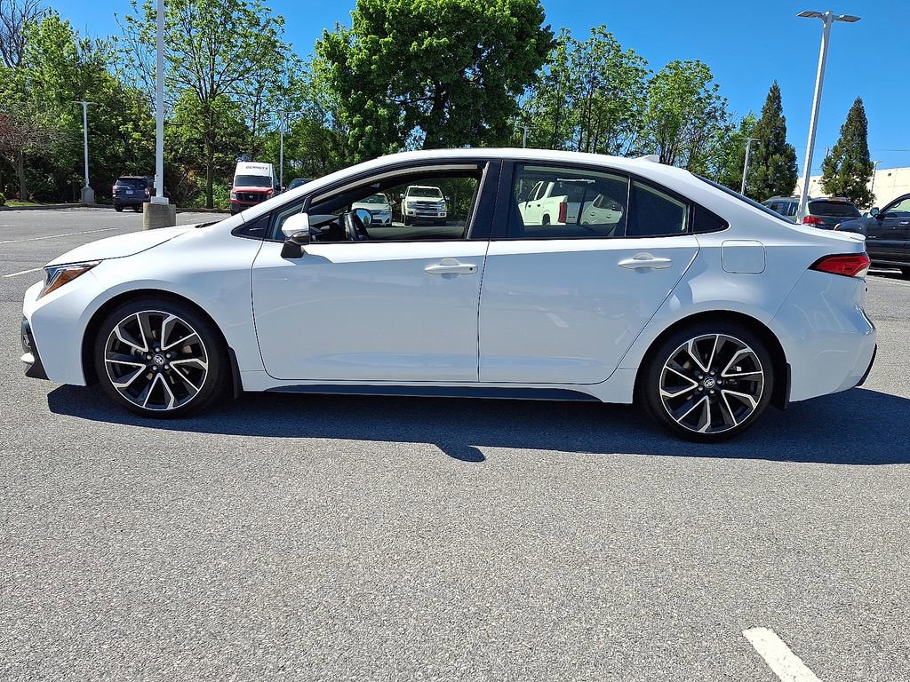 Used 2022 Toyota Corolla SE w/ SE Premium Package FWD image 6