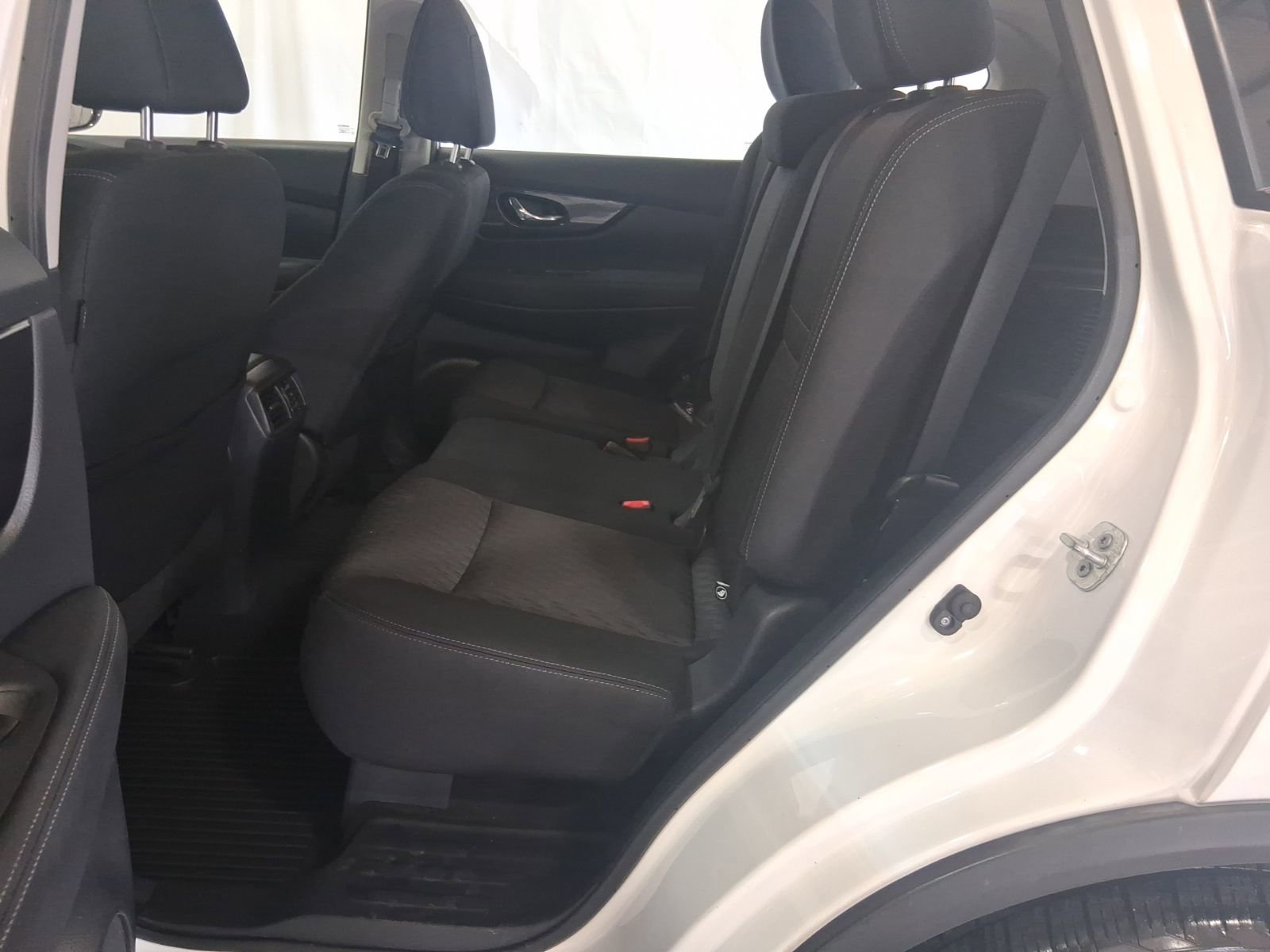 Used 2018 Nissan Rogue S AWD/4WD image 15